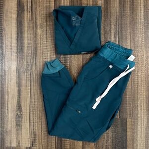 Figs Teal *limited edition color* XS Petite Scrub Set